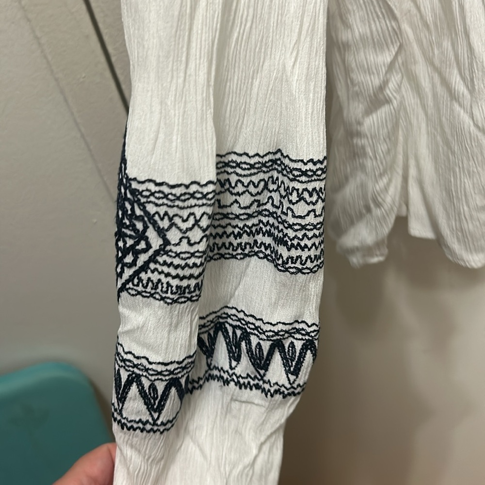Embroidered Blouse - Picture 2 of 8